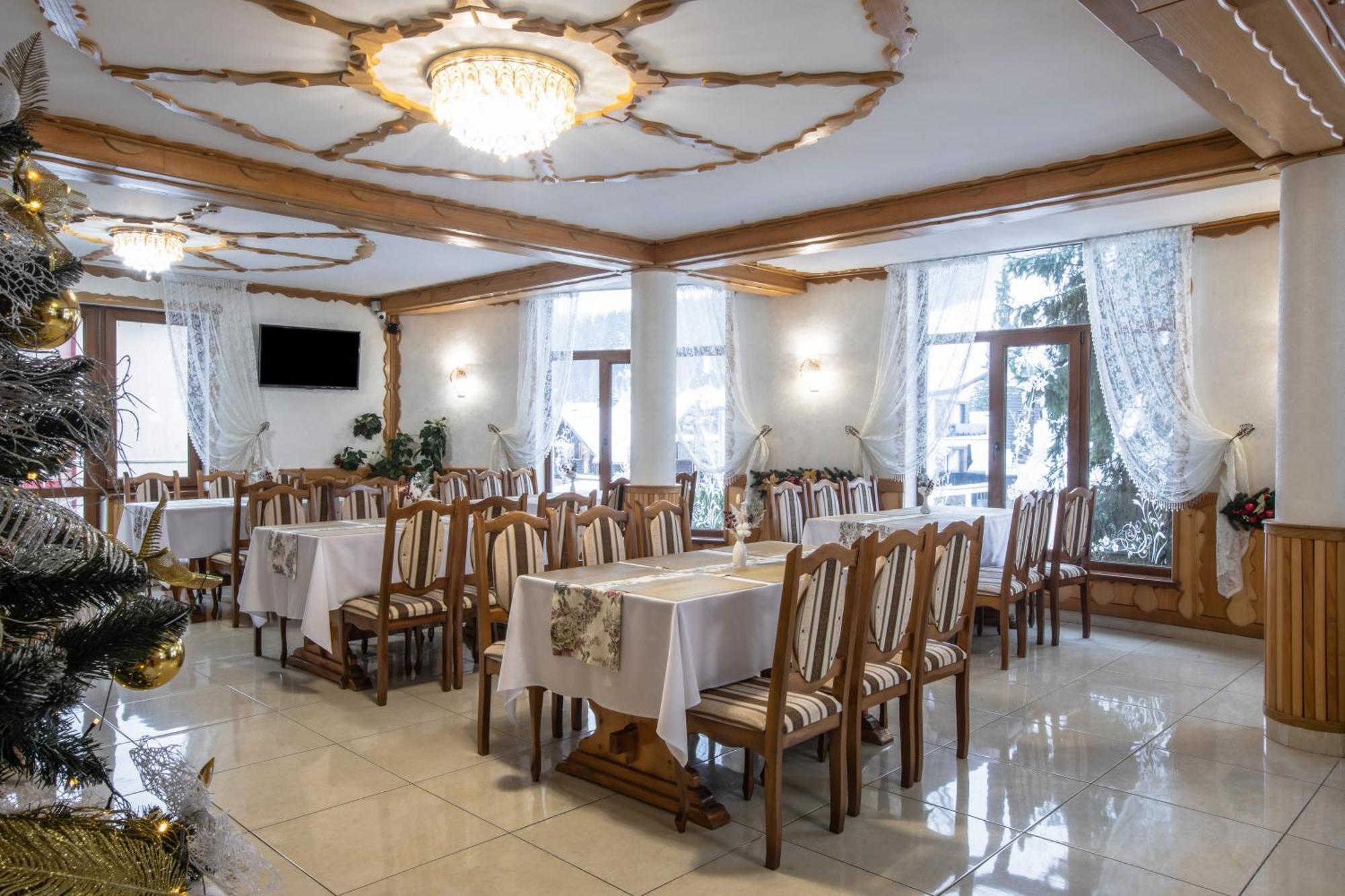 Sadyba U Halyny Sunrise Hotel Bukovel Ngoại thất bức ảnh